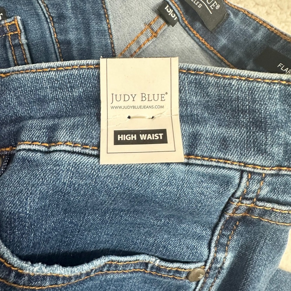 Judy Blue Sz 13/31 High Waist Flare Jeans Medium Wash Sorbtek Moisture Wicking - Picture 12 of 14
